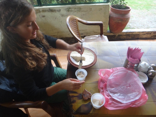 Dégustation du yaourt de Bhaktapur