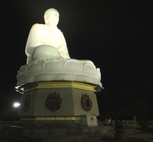 Bouddha geant de la pagode de Lang Son