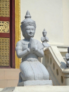statue a la Silver Pagoda