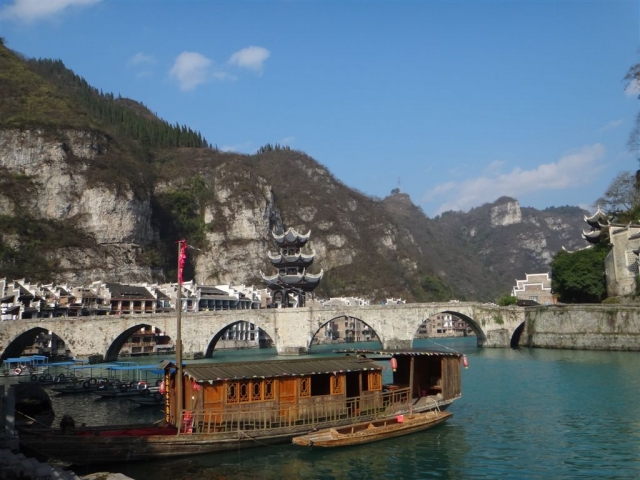 pont Wuxi avec son pavillon sur la riviere Wuyang